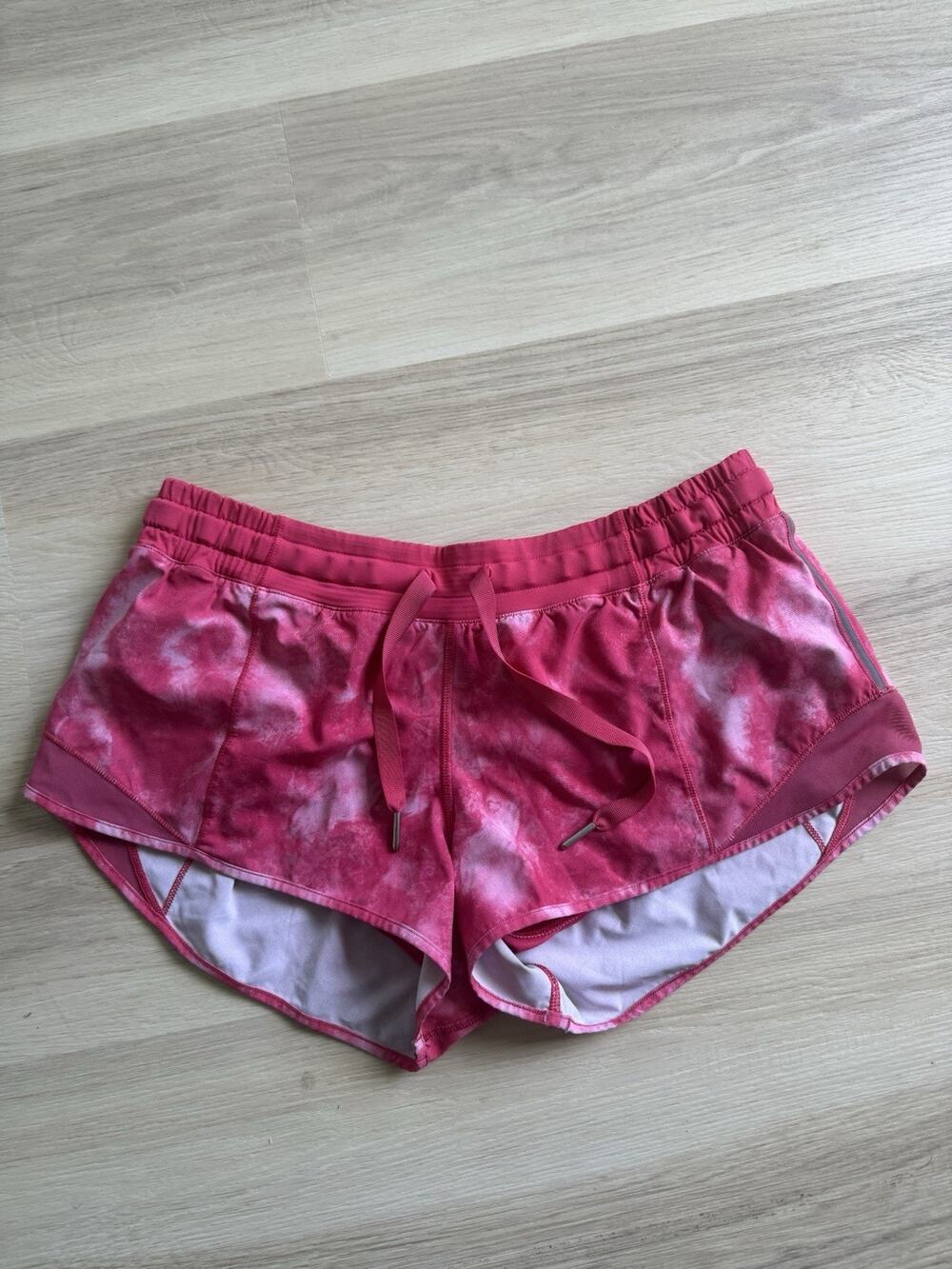 Lululemon Hotty Hot Short Tidal Trip Boom Juice / Boom Juice Womens Size 6